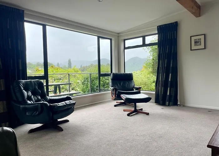 Views, Kayaks, Family Friendly
